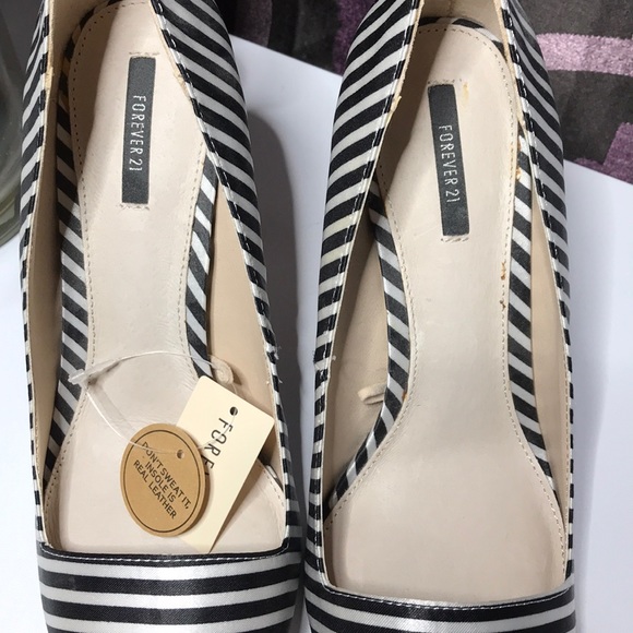 Women’s Pumps - Picture 4 of 5